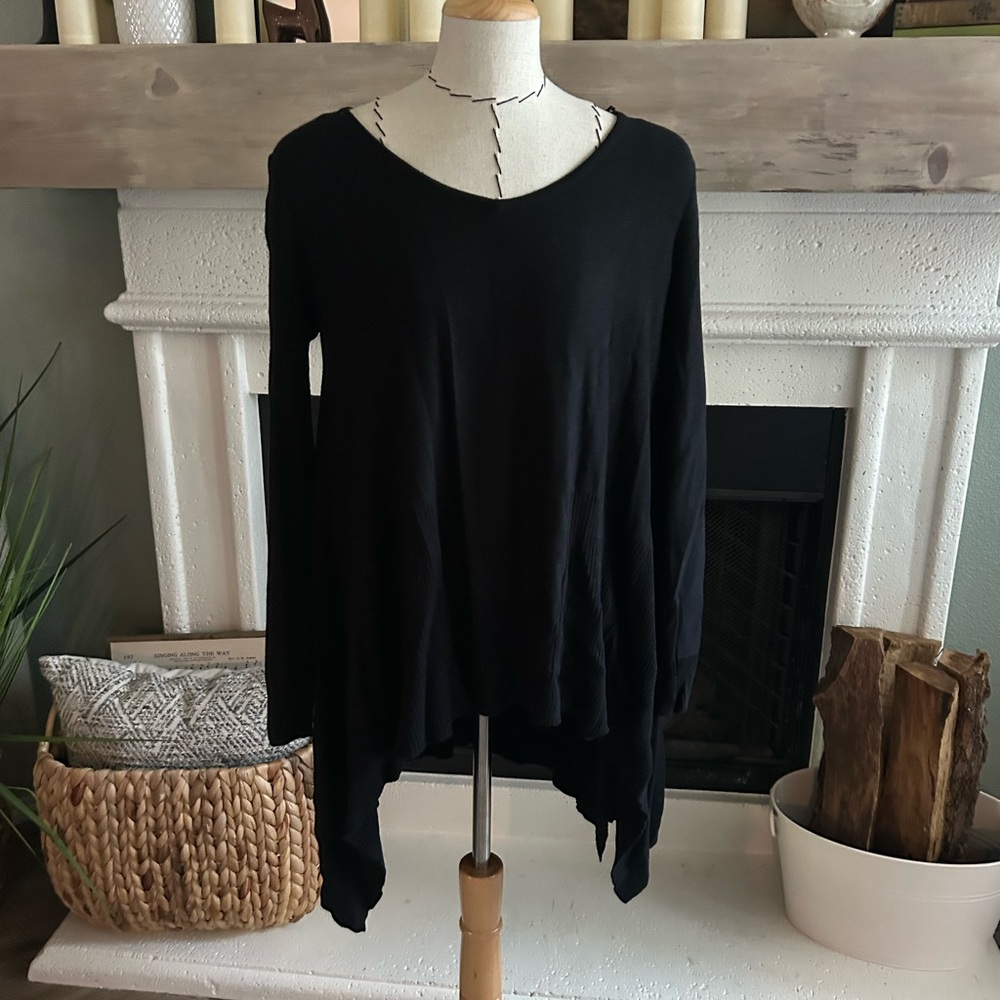 Cupio Black Asymmetrical Long Sleeve Tunic